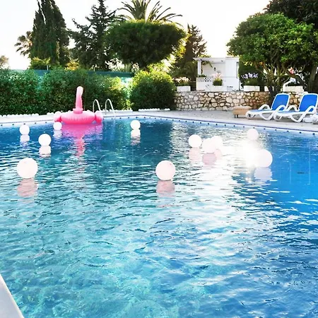 Casa Beachcomber Le Jardin Des Arts * Lagos