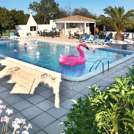 Casa Beachcomber Le Jardin Des Arts * Λάγος