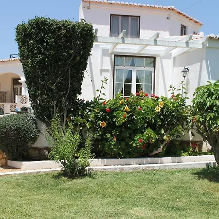 Casa Beachcomber Le Jardin Des Arts Lagos