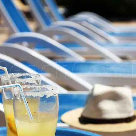 Casa Beachcomber Le Jardin Des Arts Lagos