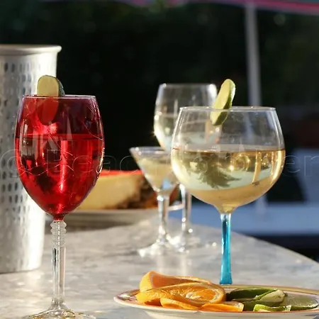 Casa Beachcomber Le Jardin Des Arts Lagos