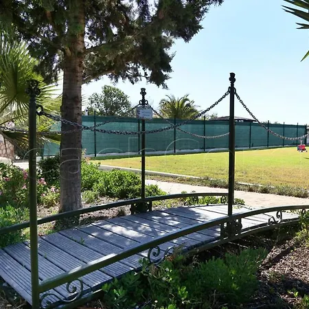 Casa Beachcomber Le Jardin Des Arts * Lagos