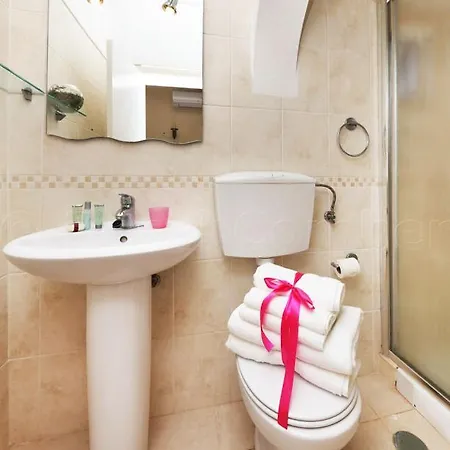 Casa Beachcomber Le Jardin Des Arts * Lagos